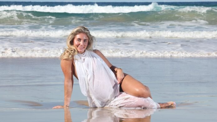 Adult Film Actress, Famous For Having S3x With 1000 Men, Faces Deportation