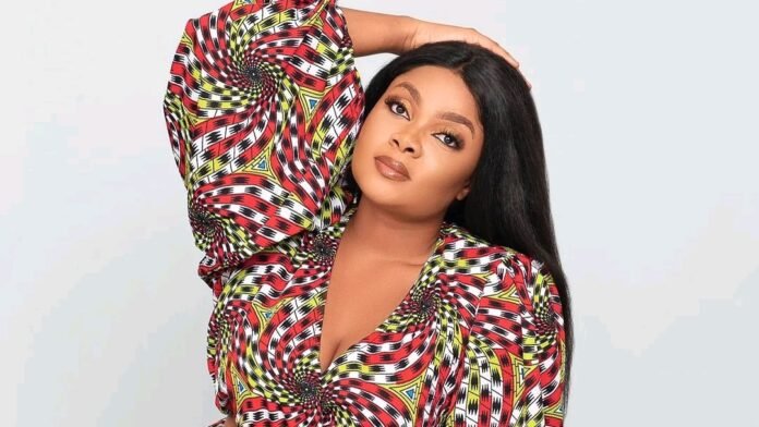 ‘Camera That Nobody In Your Generation Has’ – Bimbo Ademoye Fearlessly Confronts Area Boys